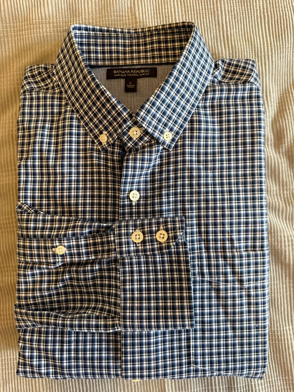 Banana Republic Men’s Non-Iron Tailored Slim Fit Plaid Shirt – Size Large